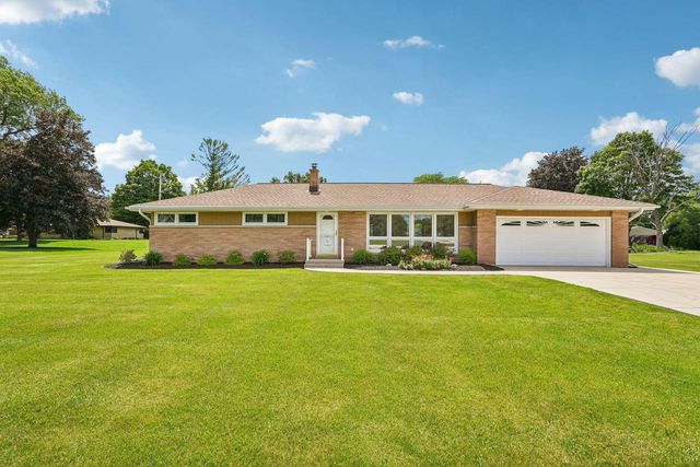 4541 S Clearwater PLACE, New Berlin, WI 53151
