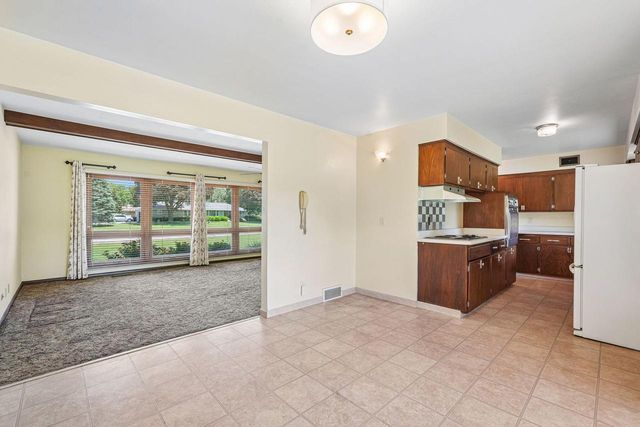 4541 S Clearwater PLACE, New Berlin, WI 53151