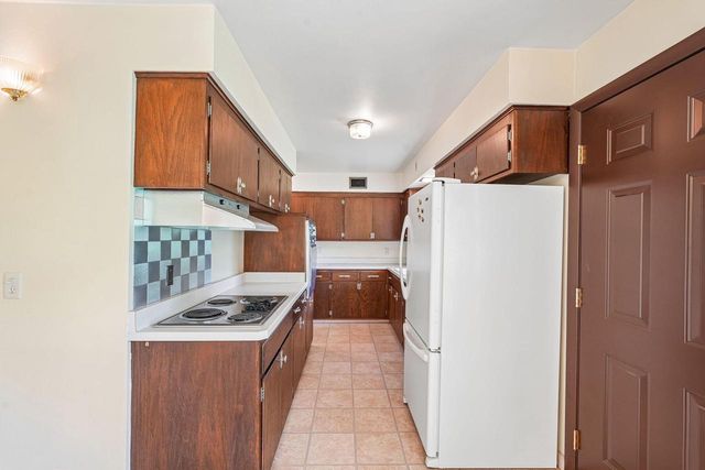 4541 S Clearwater PLACE, New Berlin, WI 53151
