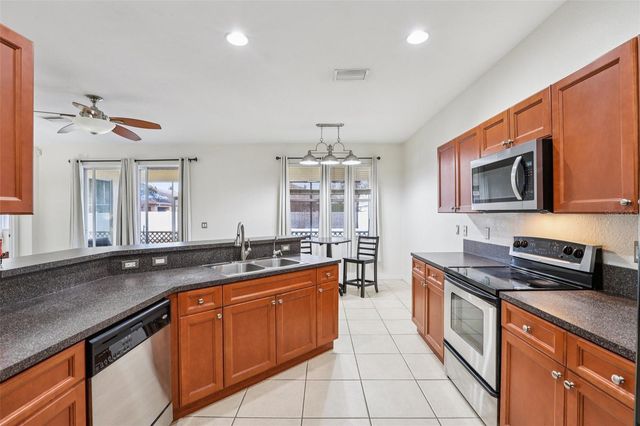 11438 LAUREL BROOK COURT, Riverview, FL 33569