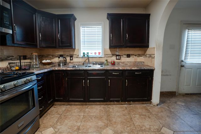 1114 Alexander Street, Irving, TX 75061