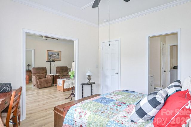 1307 Unifi Industrial Drive, Yadkinville, NC 27055