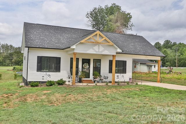 1307 Unifi Industrial Drive, Yadkinville, NC 27055