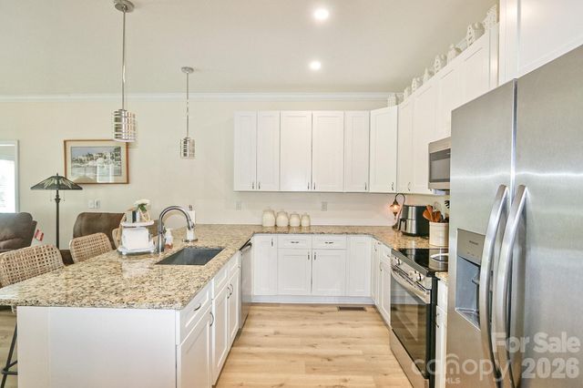 1307 Unifi Industrial Drive, Yadkinville, NC 27055