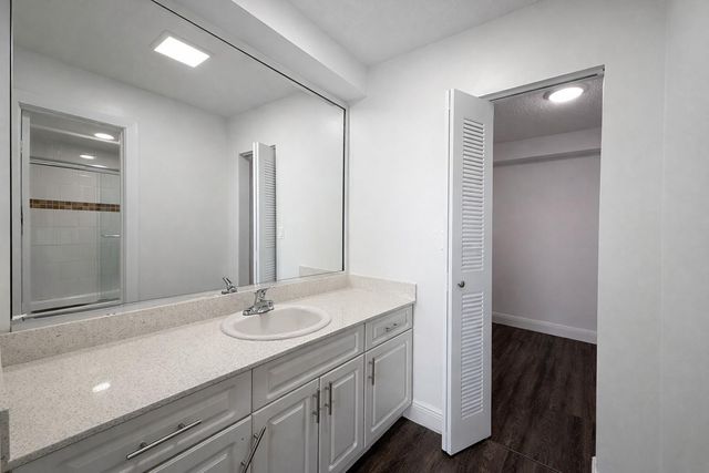 17350 NW 68th Avenue 300-312, Hialeah, FL 33015