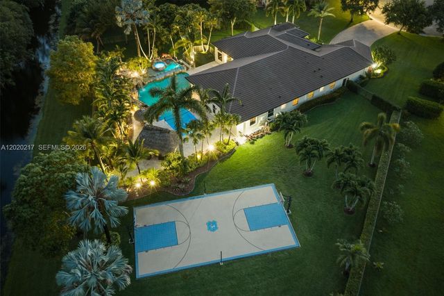 10018 Laurel Rd, Davie, FL 33328