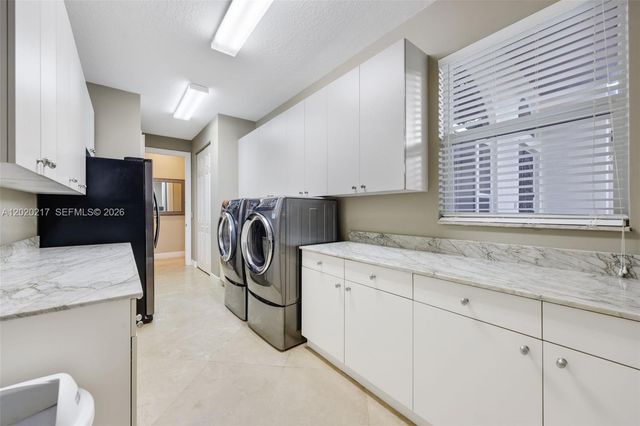 10018 Laurel Rd, Davie, FL 33328