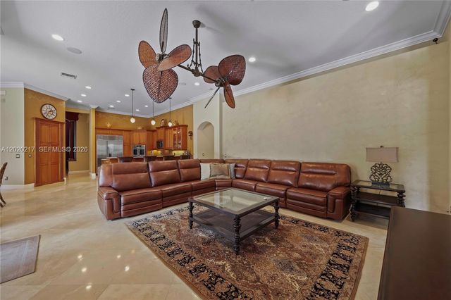 10018 Laurel Rd, Davie, FL 33328