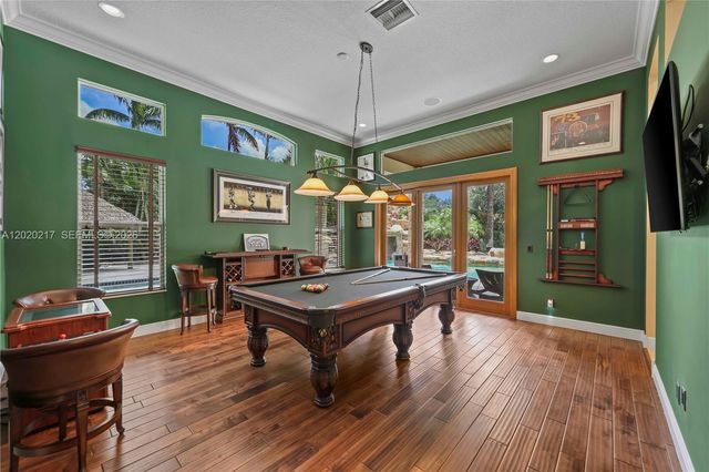 10018 Laurel Rd, Davie, FL 33328