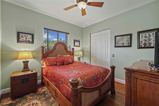 10018 Laurel Rd, Davie, FL 33328