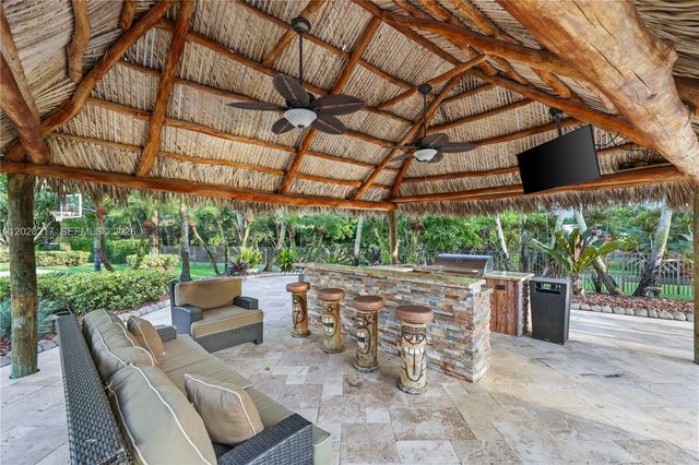 10018 Laurel Rd, Davie, FL 33328