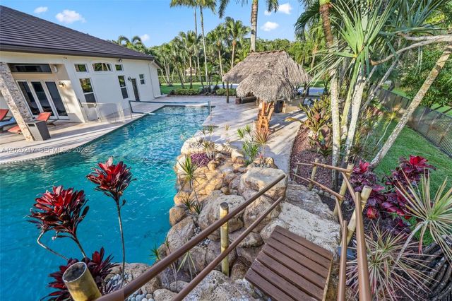 10018 Laurel Rd, Davie, FL 33328