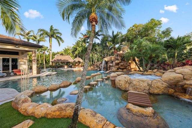 10018 Laurel Rd, Davie, FL 33328