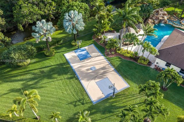 10018 Laurel Rd, Davie, FL 33328