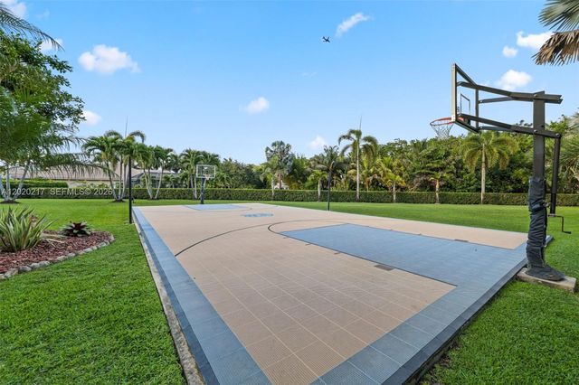 10018 Laurel Rd, Davie, FL 33328