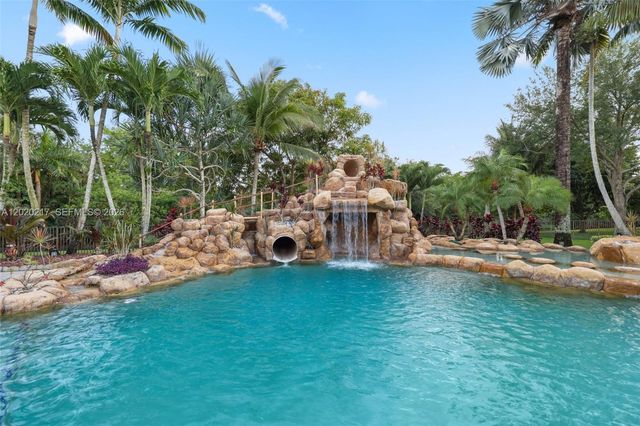 10018 Laurel Rd, Davie, FL 33328