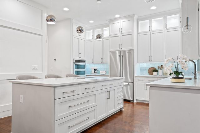 2811 Del Curto RD A, Austin, TX 78704