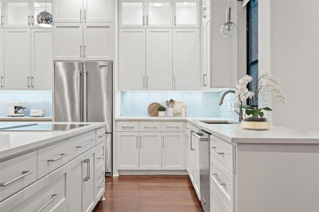 2811 Del Curto RD A, Austin, TX 78704