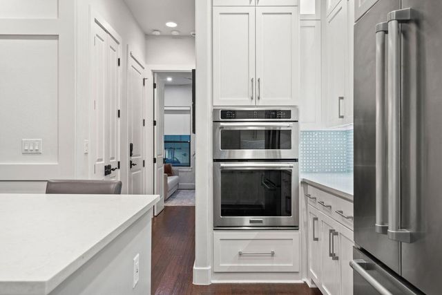 2811 Del Curto RD A, Austin, TX 78704