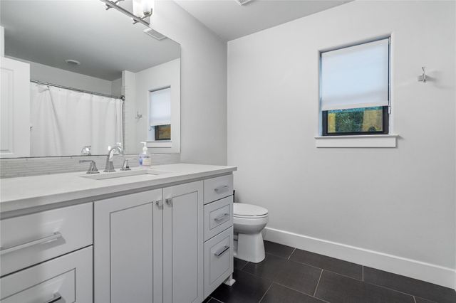 2811 Del Curto RD A, Austin, TX 78704