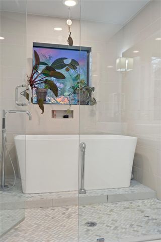 2811 Del Curto RD A, Austin, TX 78704