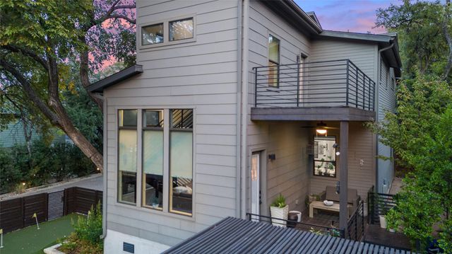 2811 Del Curto RD A, Austin, TX 78704