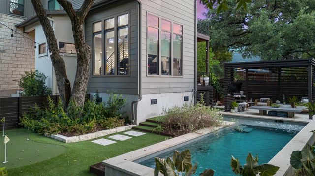 2811 Del Curto RD A, Austin, TX 78704