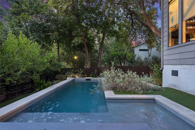 2811 Del Curto RD A, Austin, TX 78704