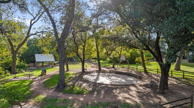 2811 Del Curto RD A, Austin, TX 78704