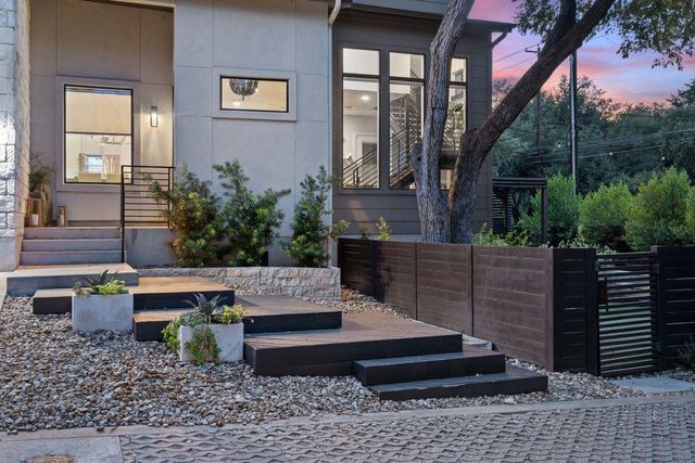 2811 Del Curto RD A, Austin, TX 78704