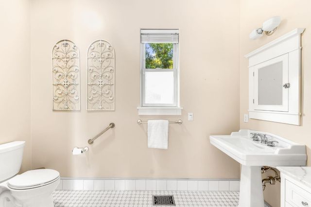 784 Grandview Dr, Folsom, CA 95630