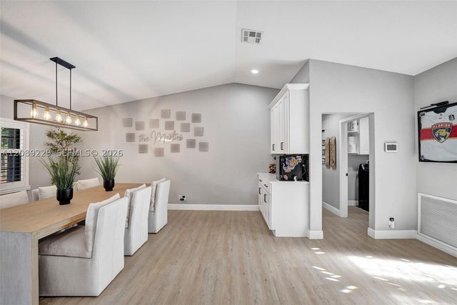1871 NW 107th Ave, Plantation, FL 33322
