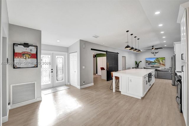 1871 NW 107th Ave, Plantation, FL 33322