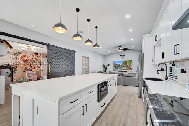 1871 NW 107th Ave, Plantation, FL 33322