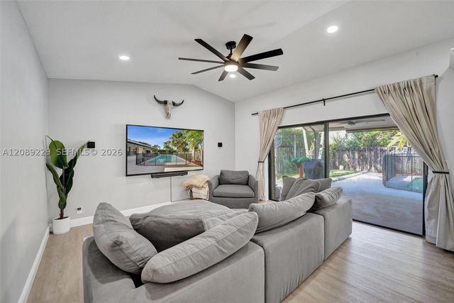1871 NW 107th Ave, Plantation, FL 33322