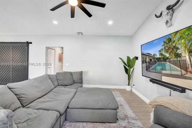 1871 NW 107th Ave, Plantation, FL 33322