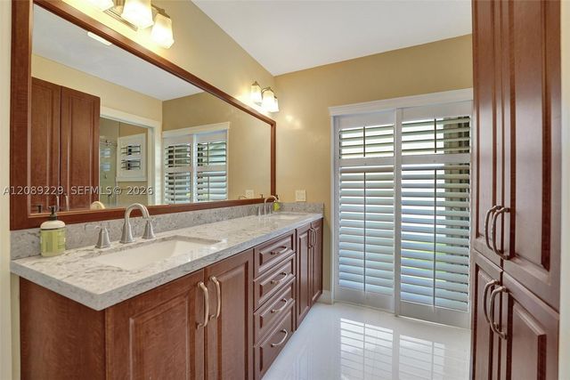 1871 NW 107th Ave, Plantation, FL 33322