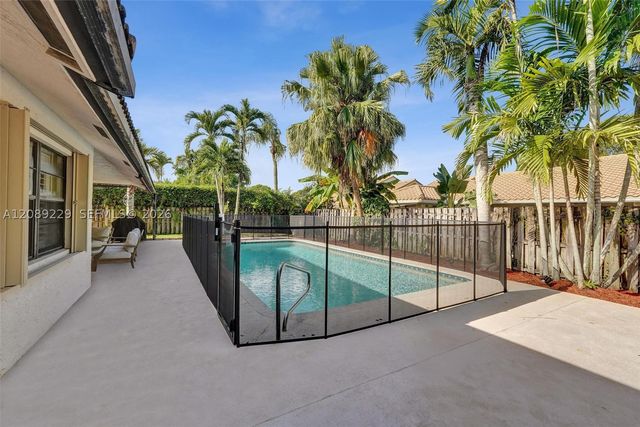 1871 NW 107th Ave, Plantation, FL 33322