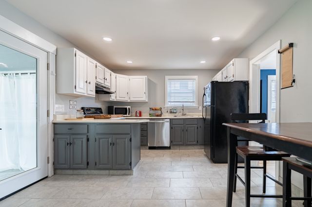 45 S Pine St, Haverhill, MA 01835