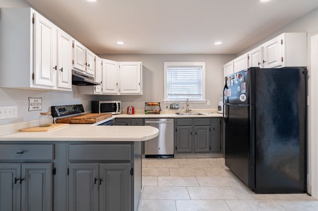 45 S Pine St, Haverhill, MA 01835