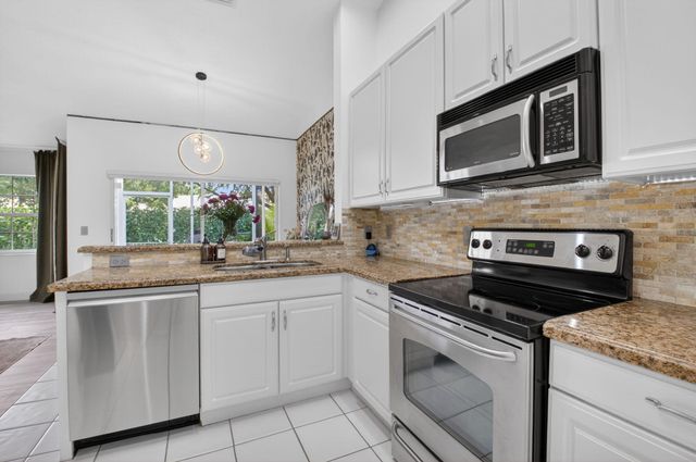 17257 Boca Club Boulevard Apt 5, Boca Raton, FL 33487