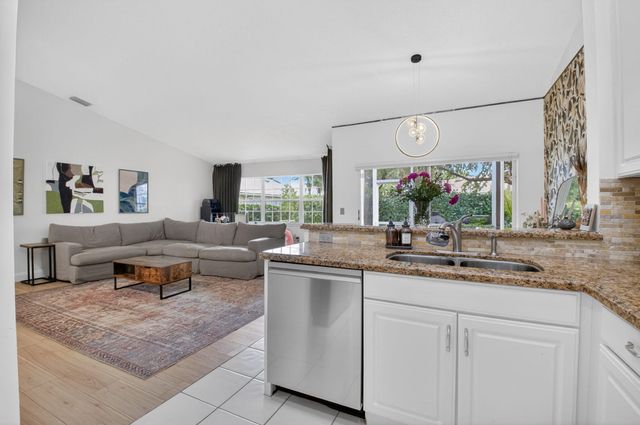 17257 Boca Club Boulevard Apt 5, Boca Raton, FL 33487