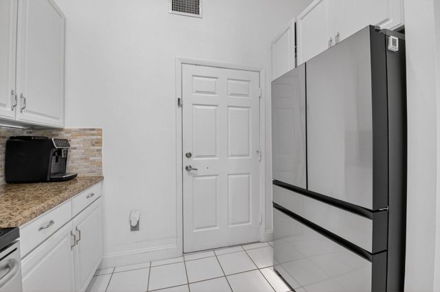 17257 Boca Club Boulevard Apt 5, Boca Raton, FL 33487