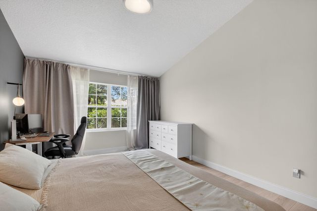 17257 Boca Club Boulevard Apt 5, Boca Raton, FL 33487