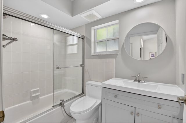 17257 Boca Club Boulevard Apt 5, Boca Raton, FL 33487