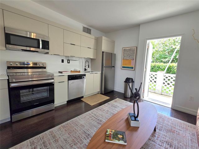 601 11th Street 107, Miami Beach, FL 33139