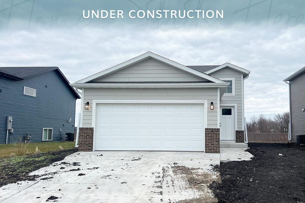 846 1 Avenue, Horace, ND 58047