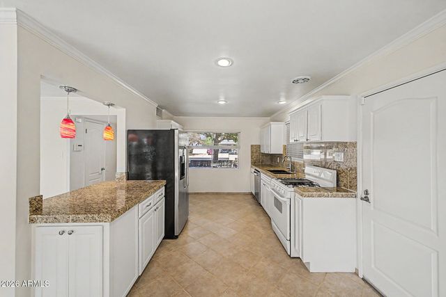 5208 N 11TH Avenue, Phoenix, AZ 85013