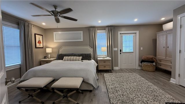 80 Preston Drive, Warwick, RI 02886