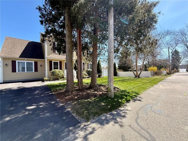 80 Preston Drive, Warwick, RI 02886